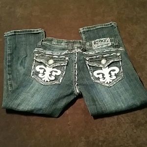 L.A. idol USA Embellished Capri Jeans